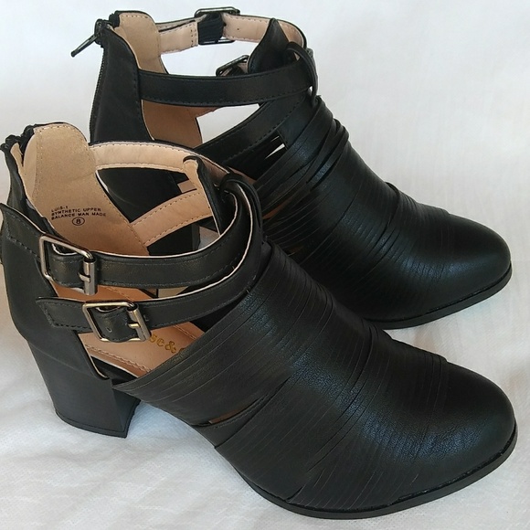 Women\u0027s Black Ankle Bootie Back Zipper Closure